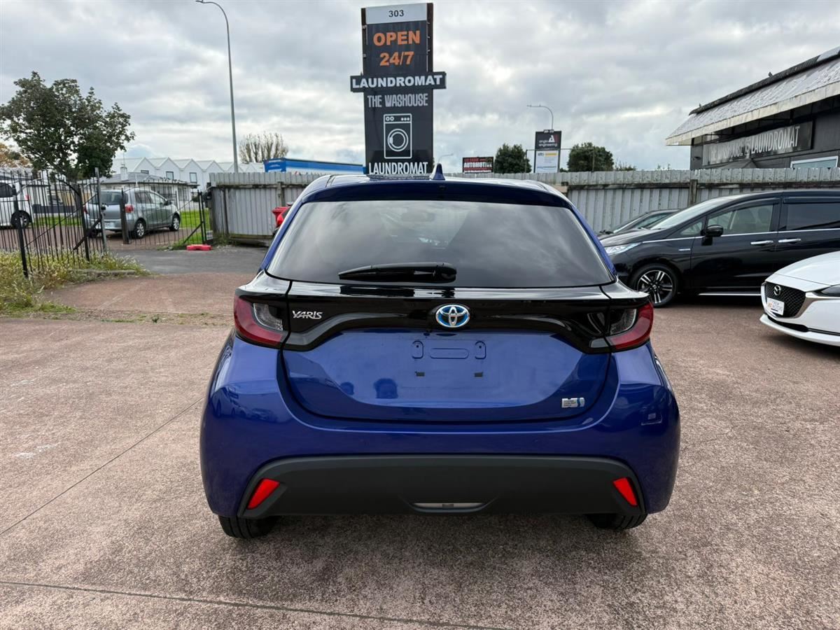 Vehicle image 5