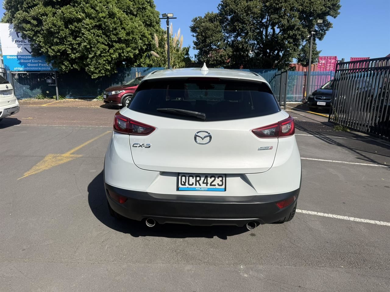 Vehicle image 5