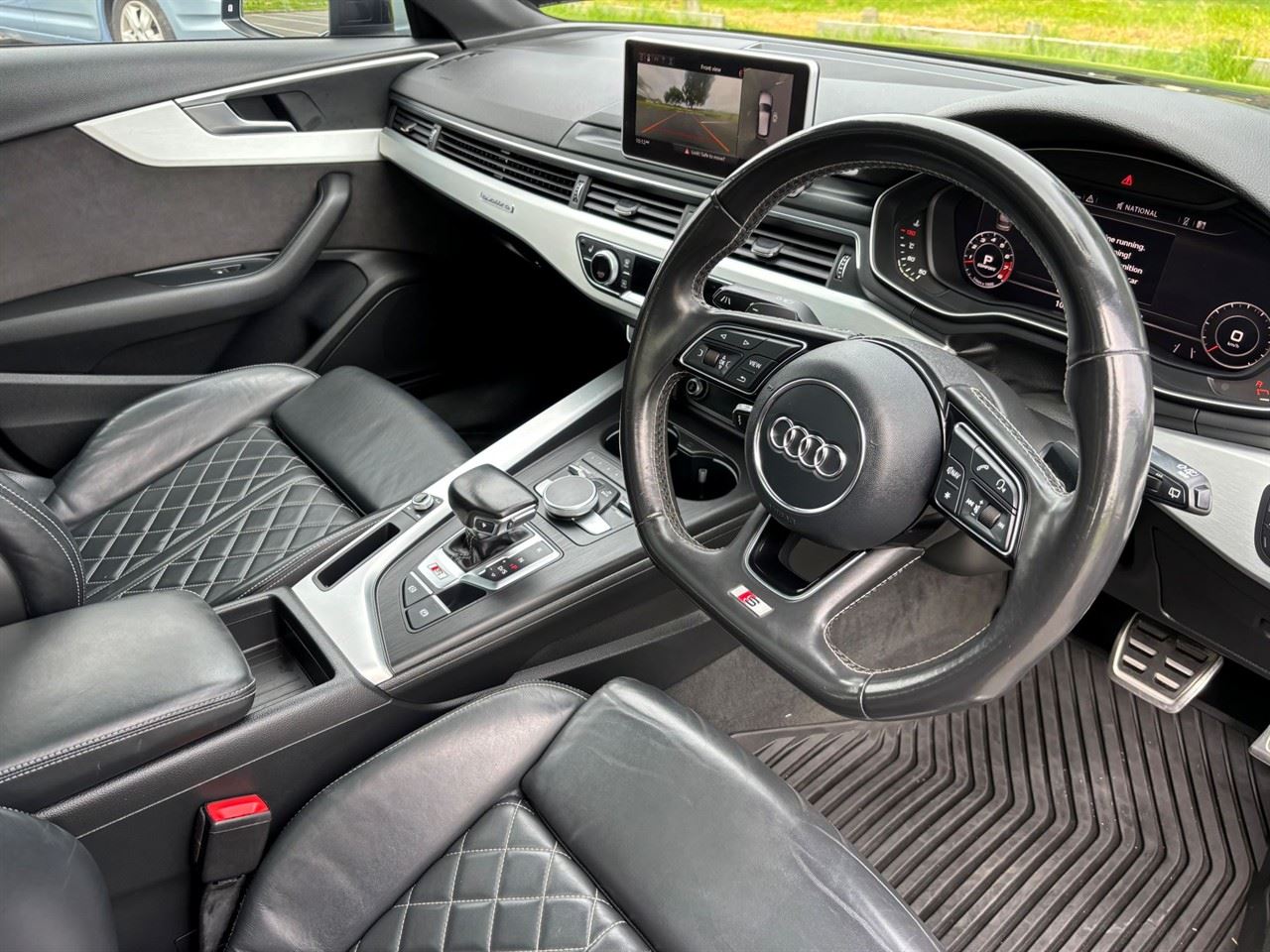 Vehicle image 4