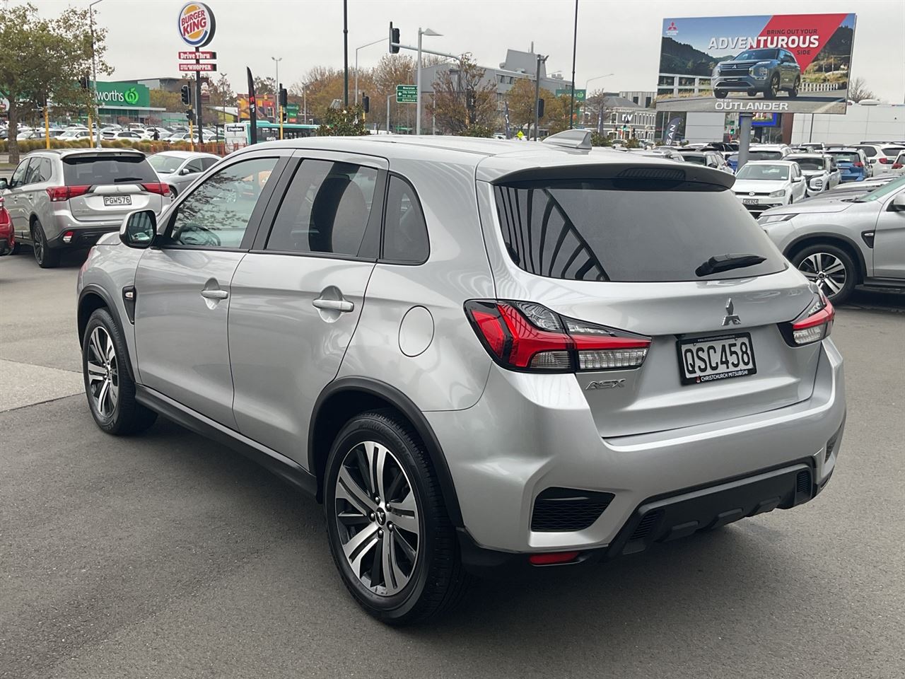 Vehicle image 4