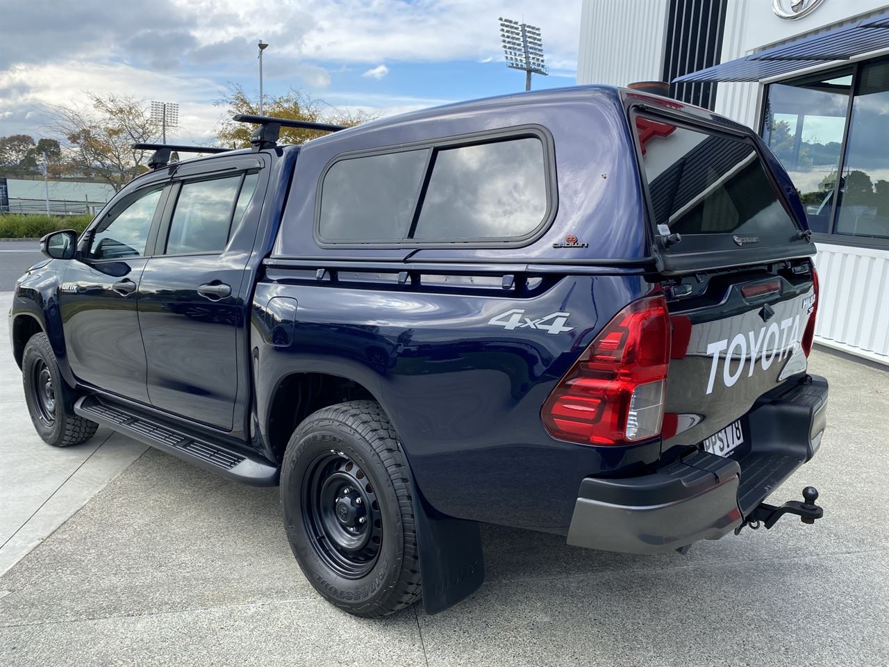 Vehicle image 3