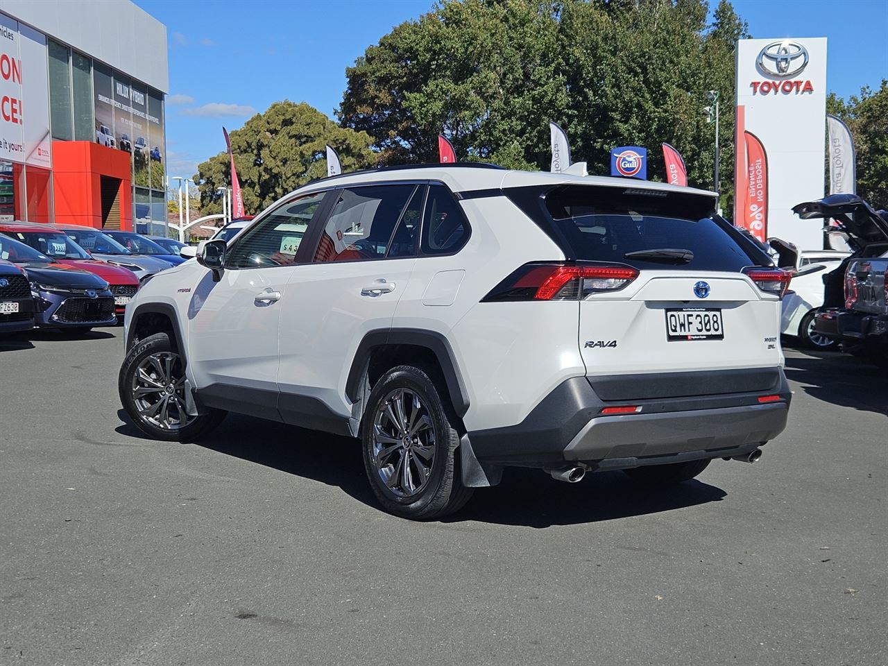 Vehicle image 3