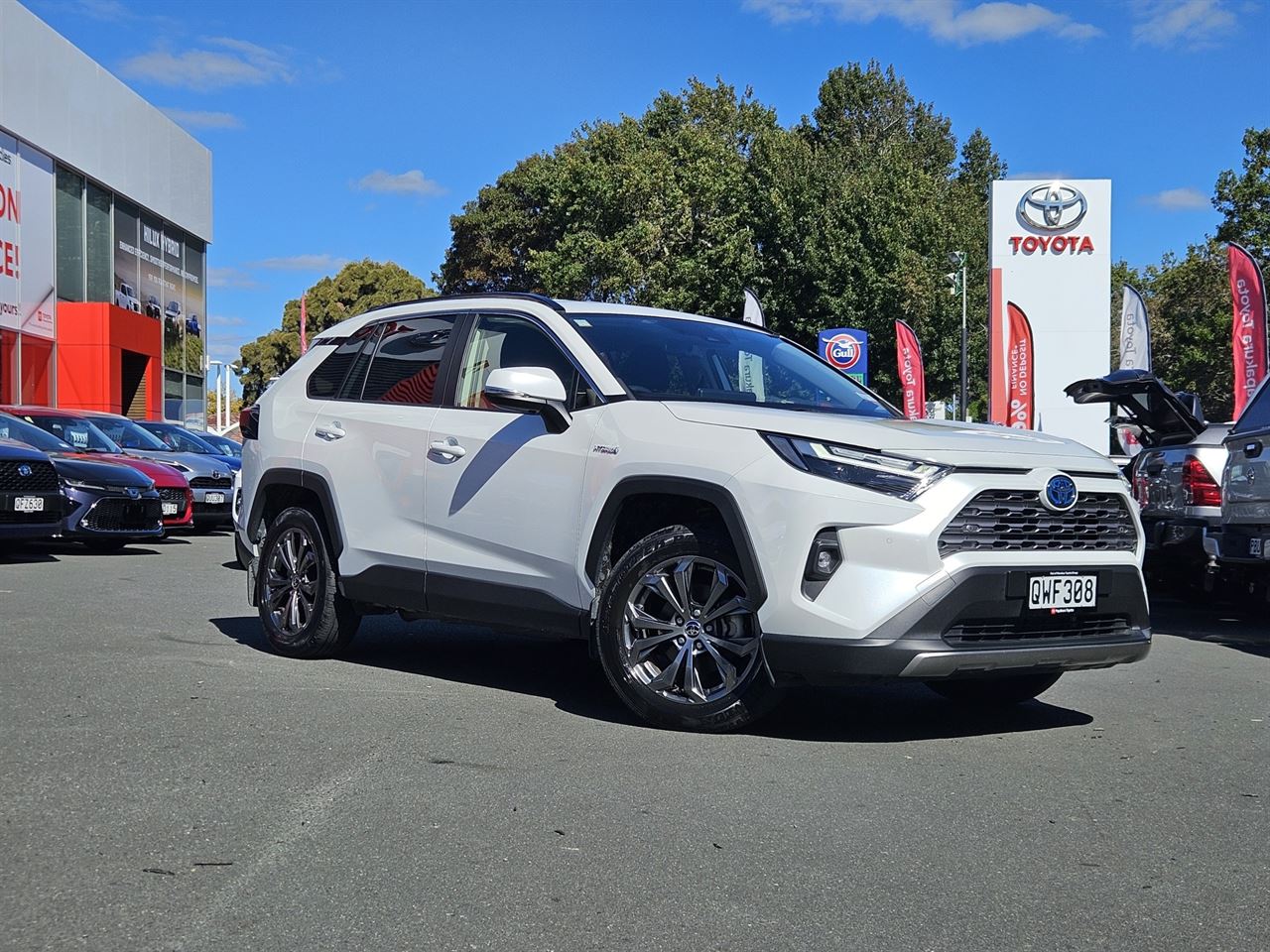 Vehicle image 5