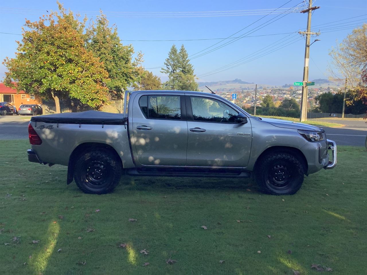 Vehicle image 4