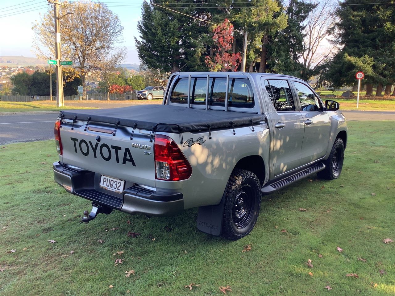 Vehicle image 5