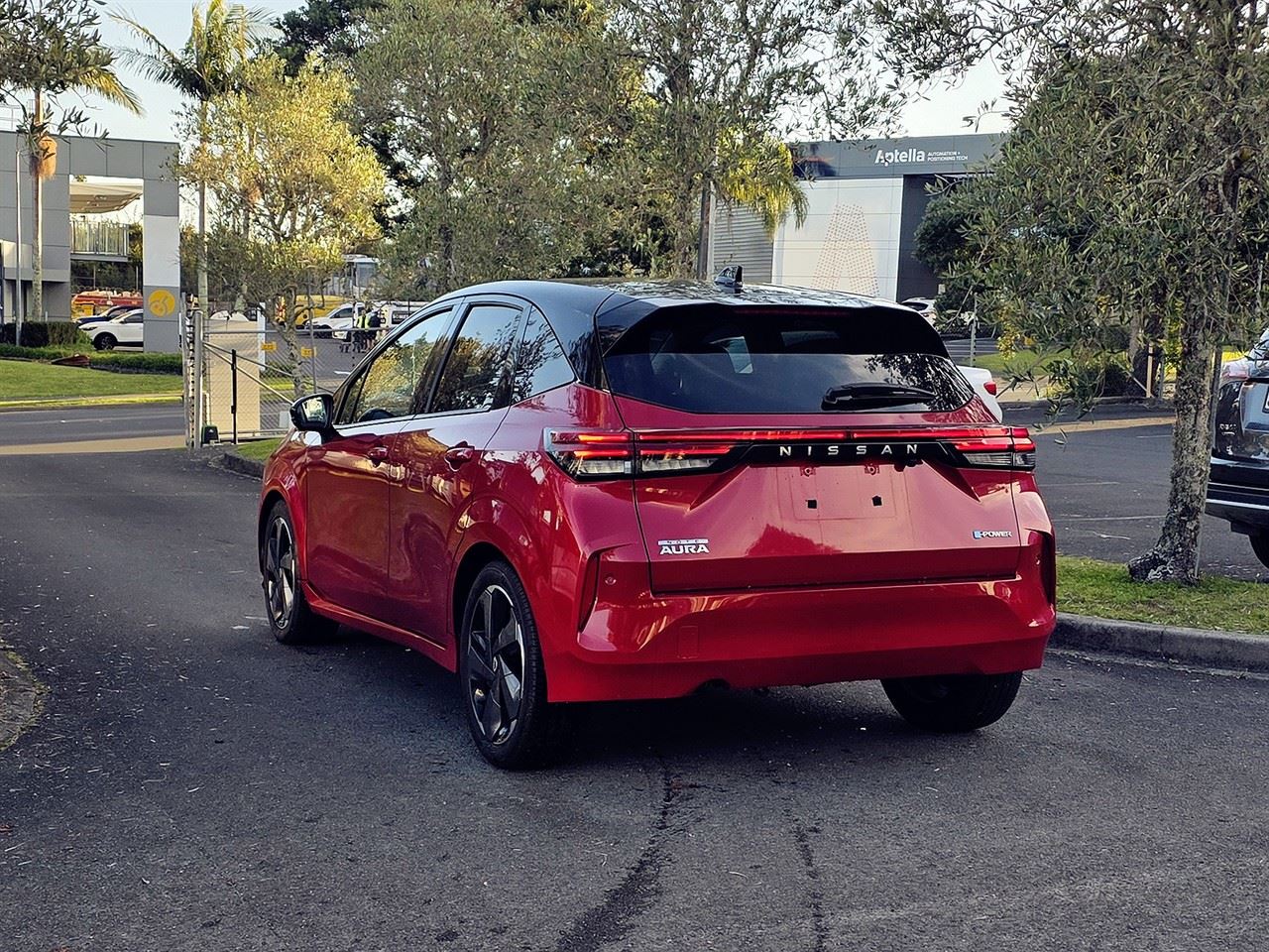 Vehicle image 4