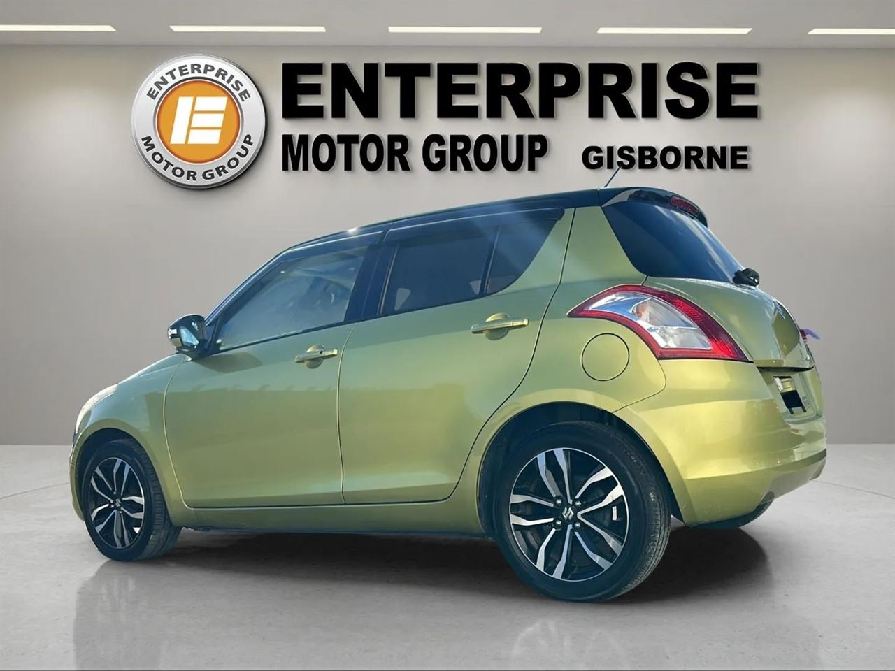 Vehicle image 5
