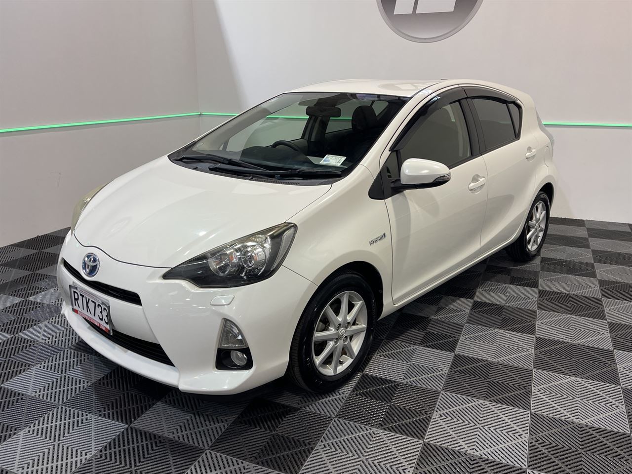Vehicle image 3