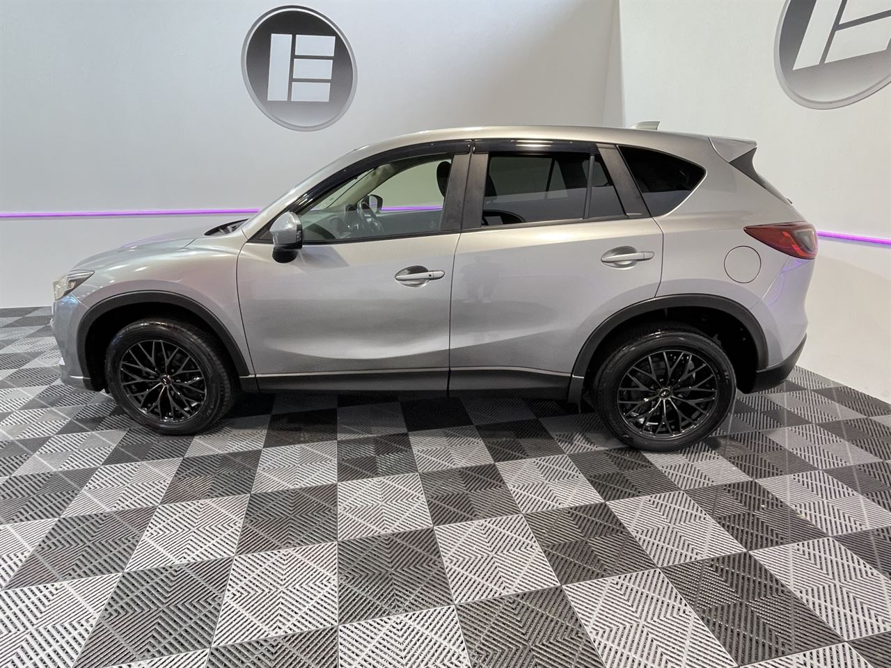 Vehicle image 5
