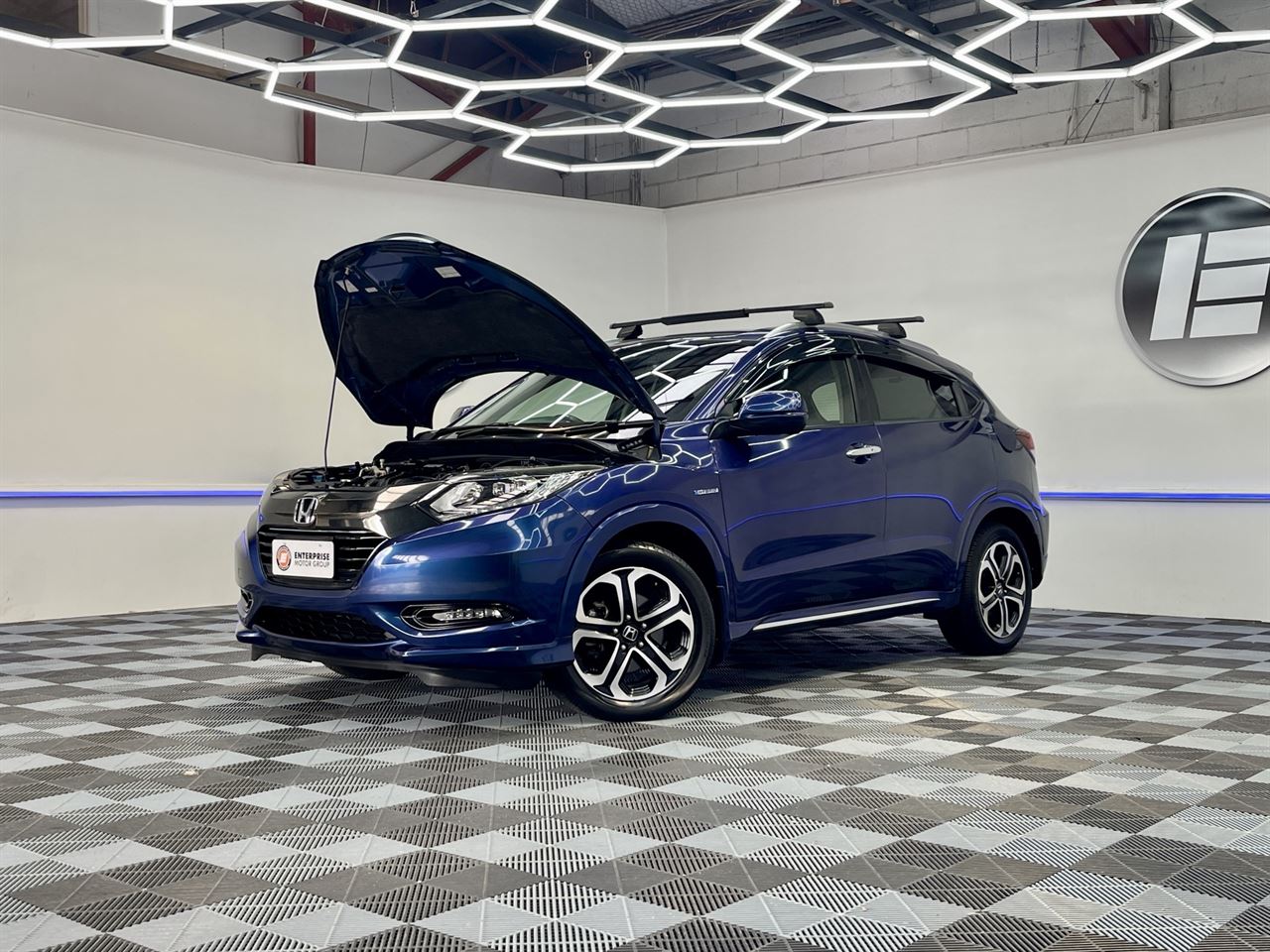 Vehicle image 3