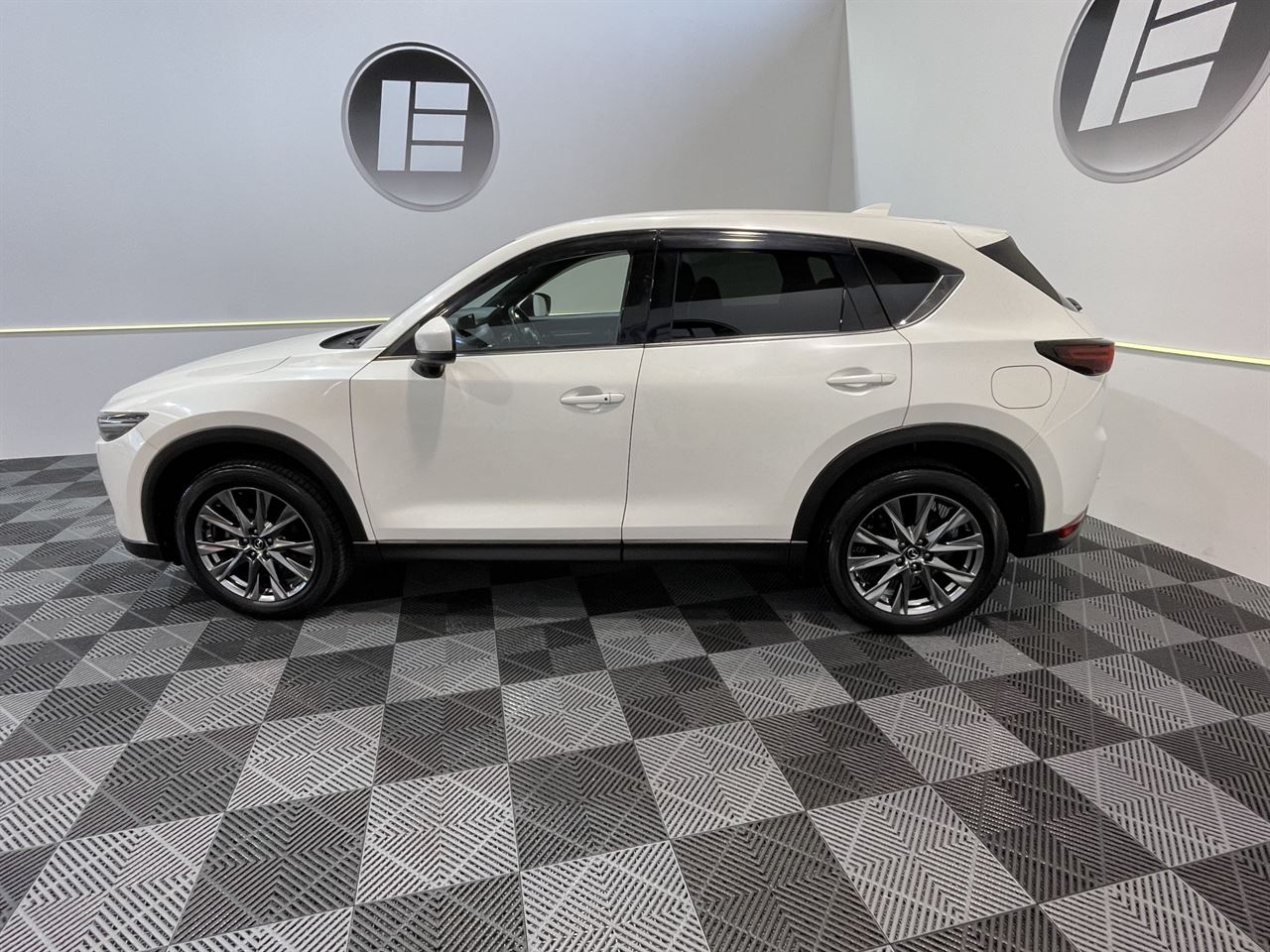 Vehicle image 5