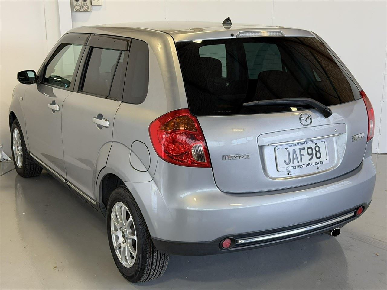 Vehicle image 4