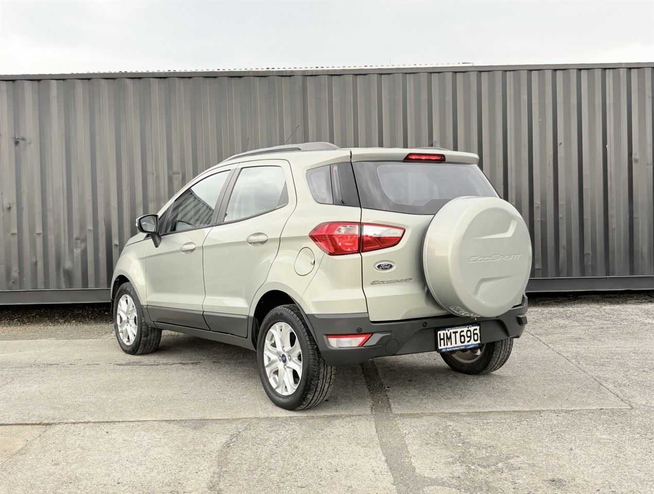 Vehicle image 5