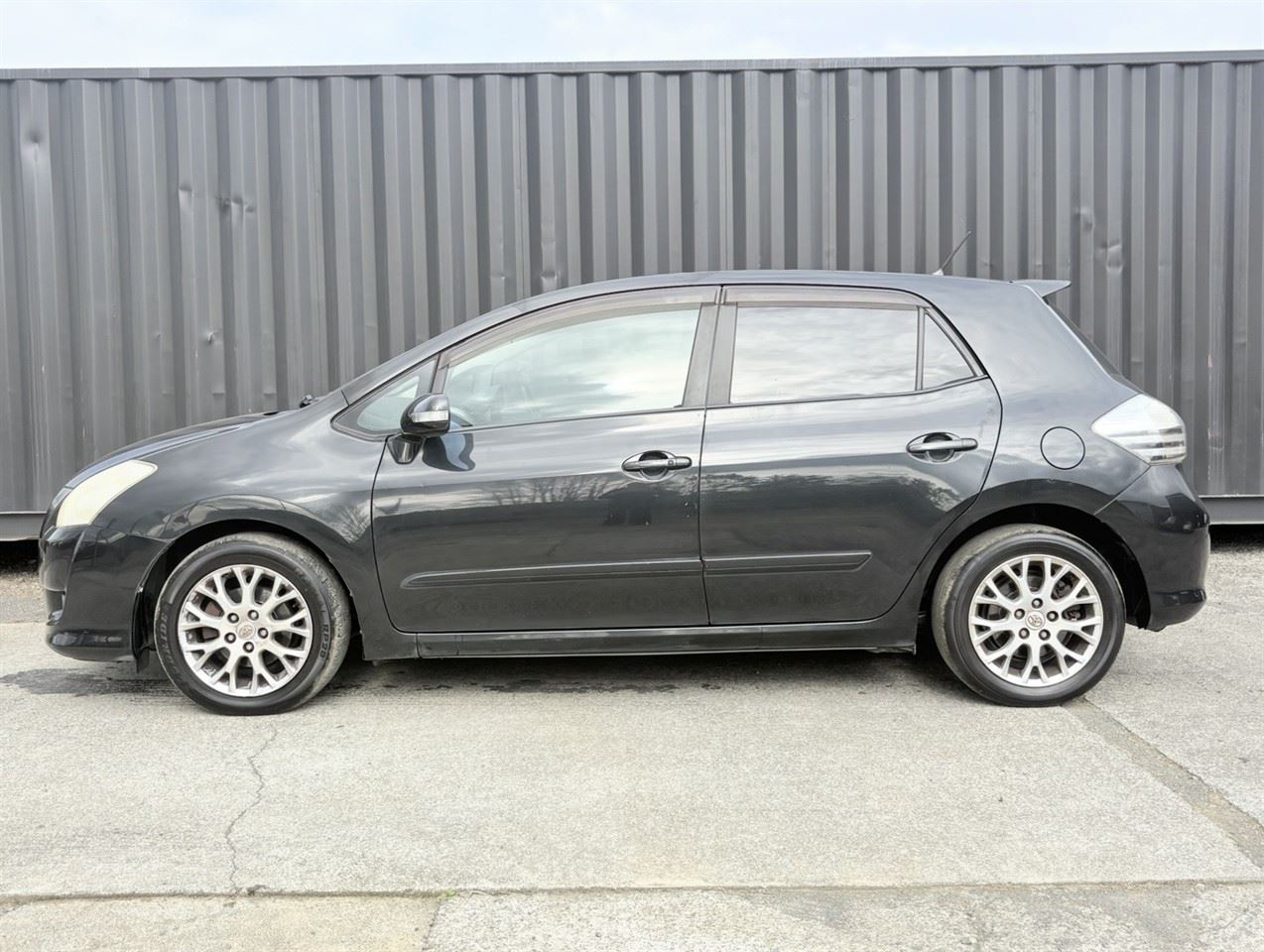 Vehicle image 5