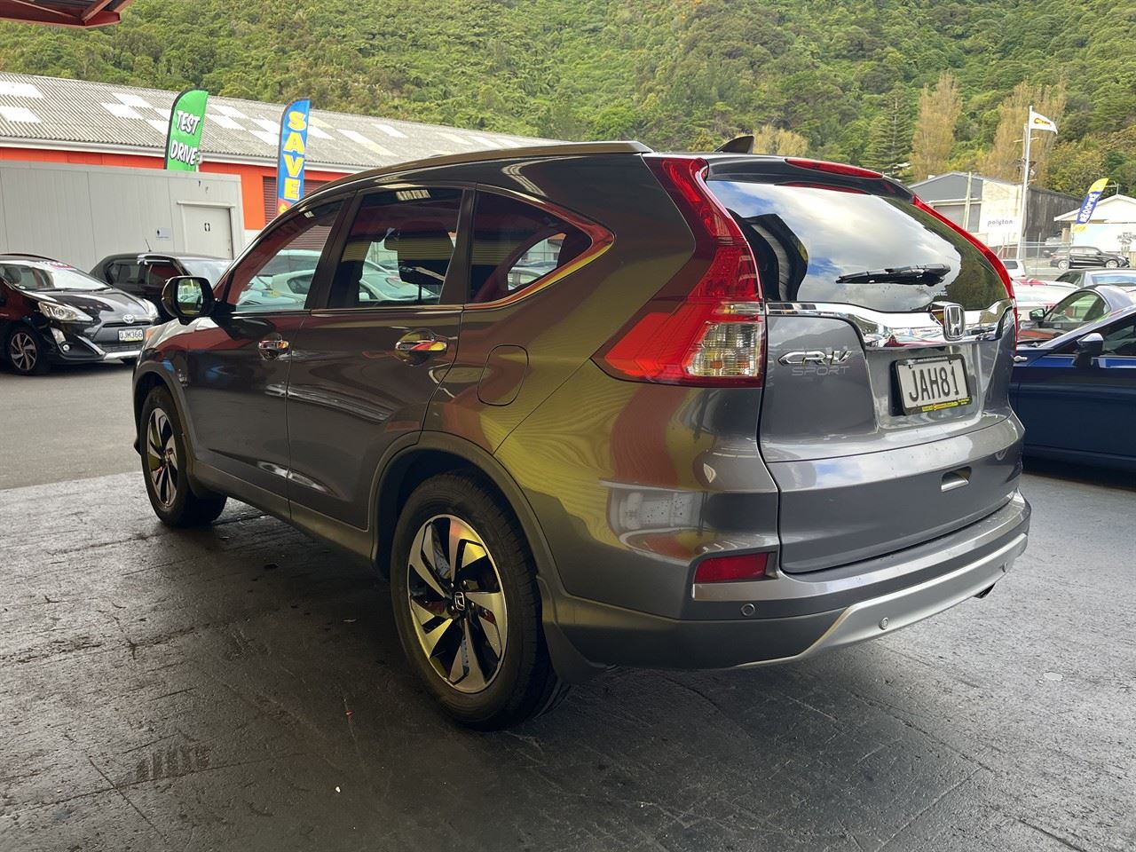 Vehicle image 4