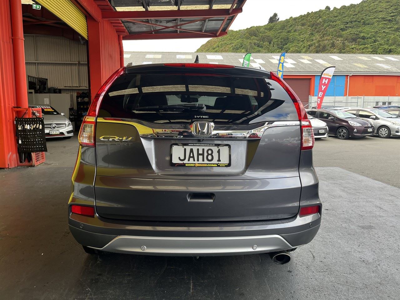 Vehicle image 5