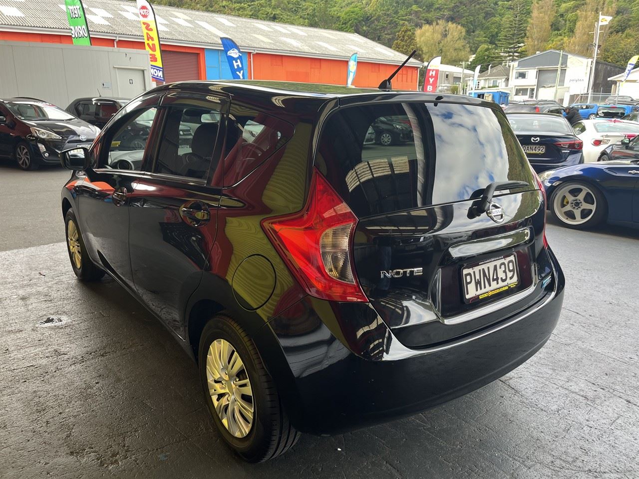 Vehicle image 4