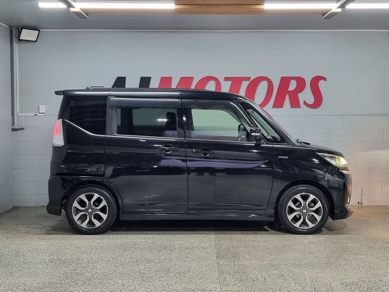 Vehicle image 5