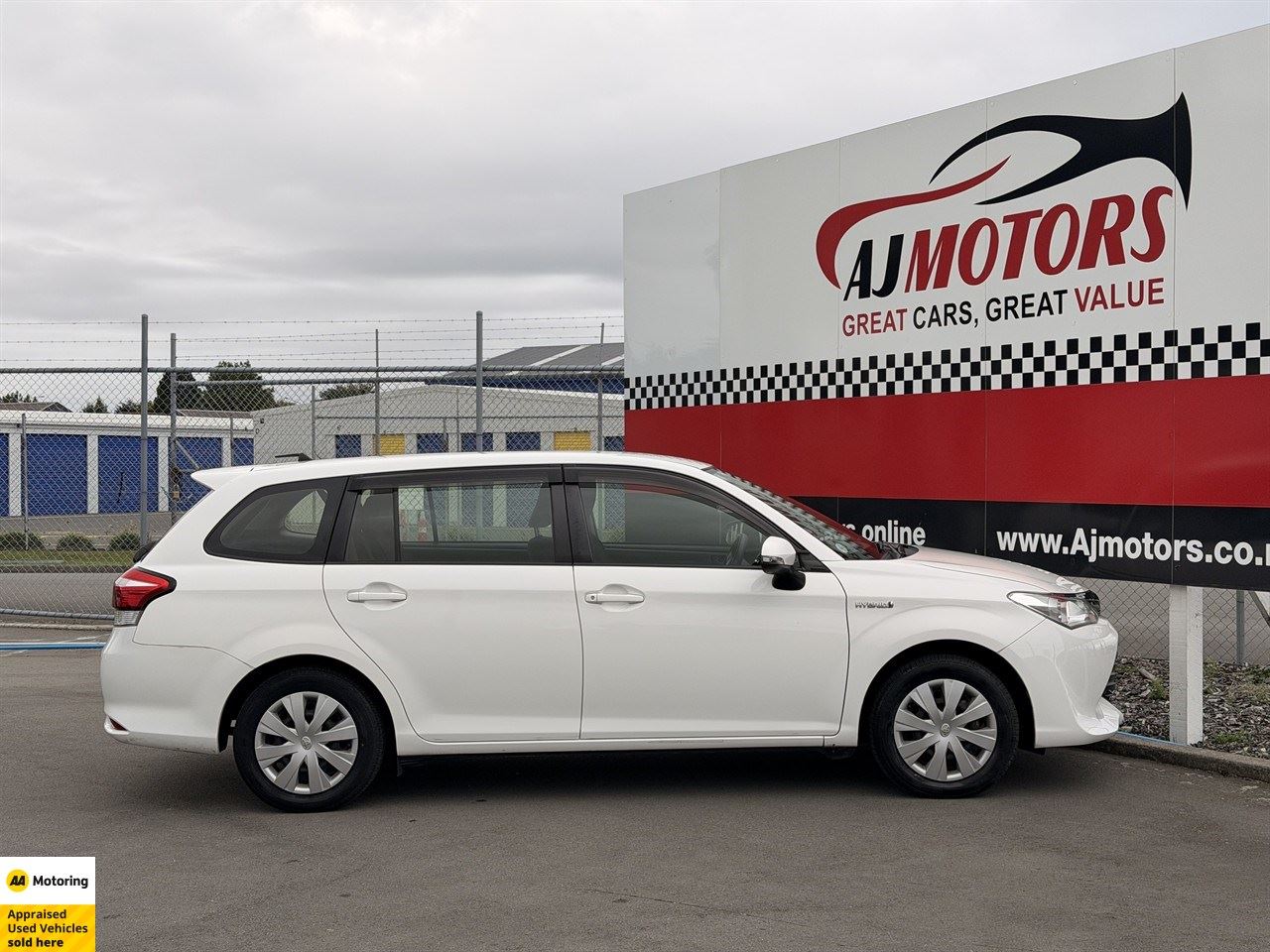 Vehicle image 5