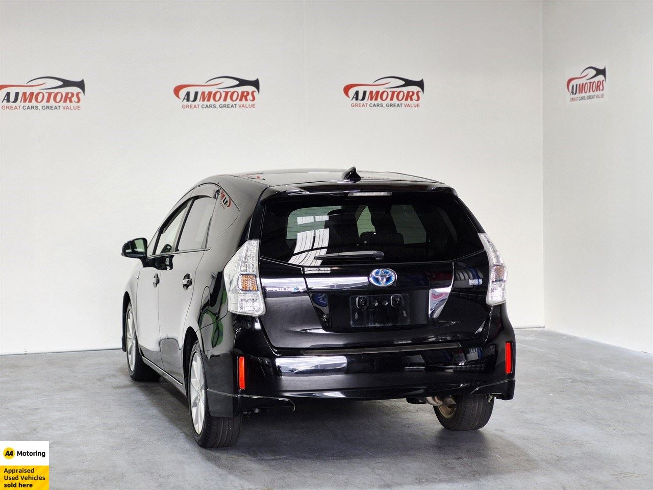 Vehicle image 5