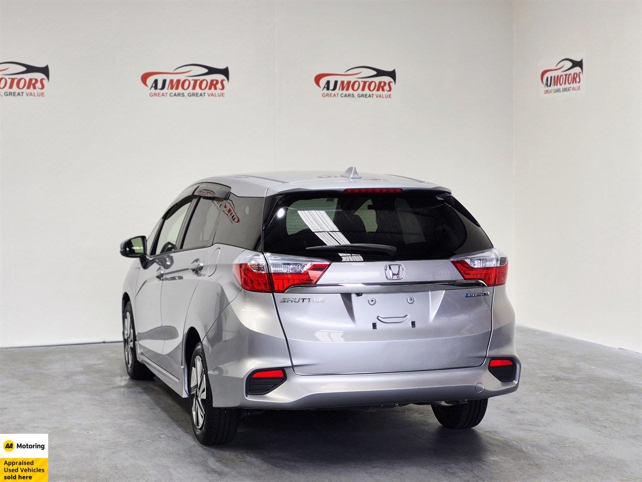 Vehicle image 5