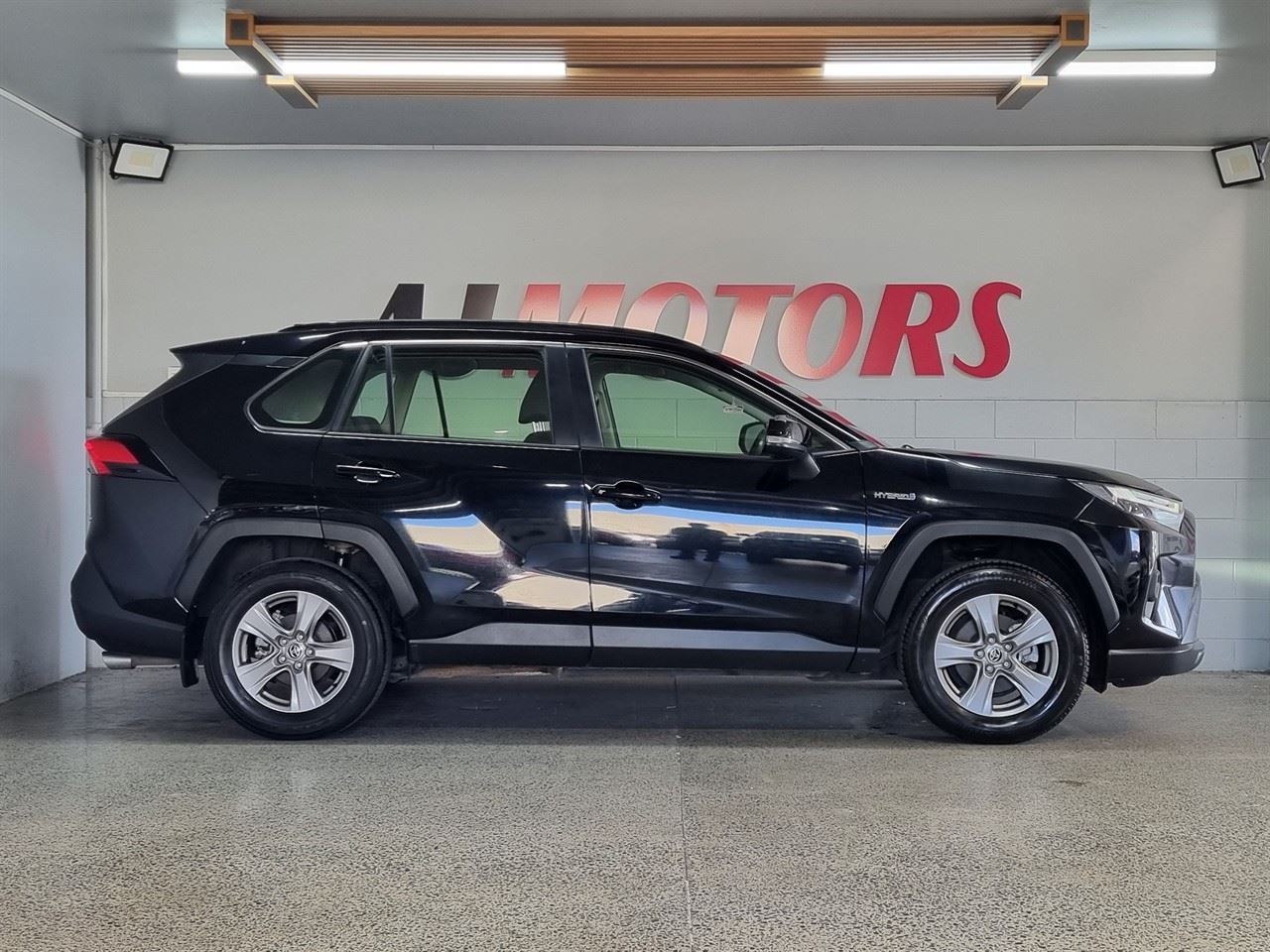 Vehicle image 5