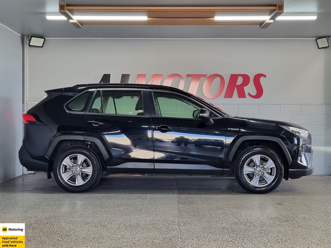 Vehicle image 5