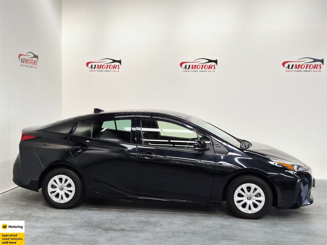 Vehicle image 3