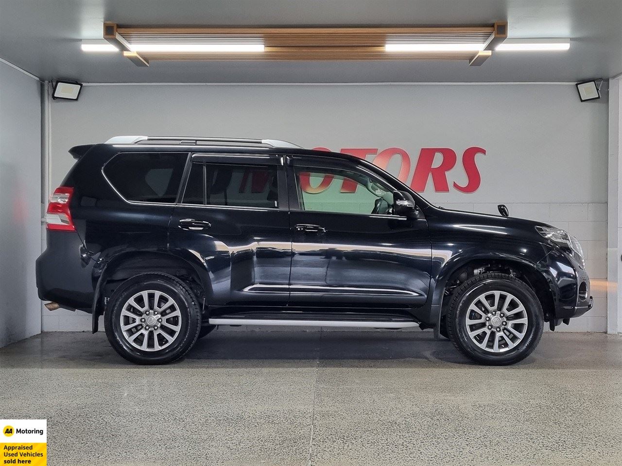 Vehicle image 5
