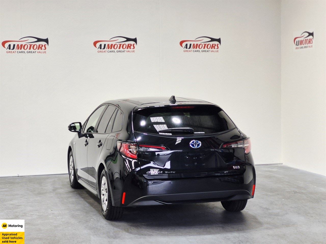 Vehicle image 5