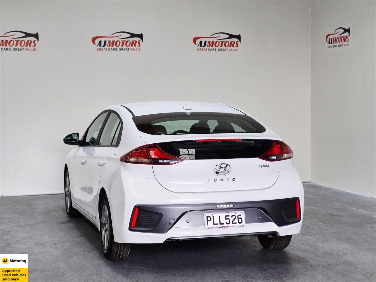 Vehicle image 5