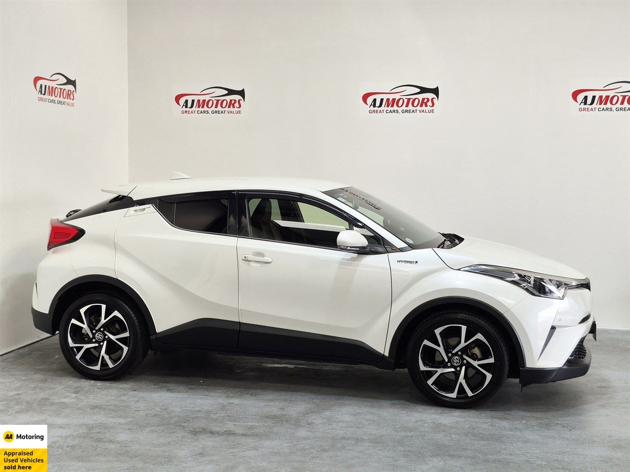 Vehicle image 3