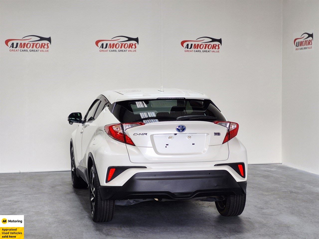 Vehicle image 5