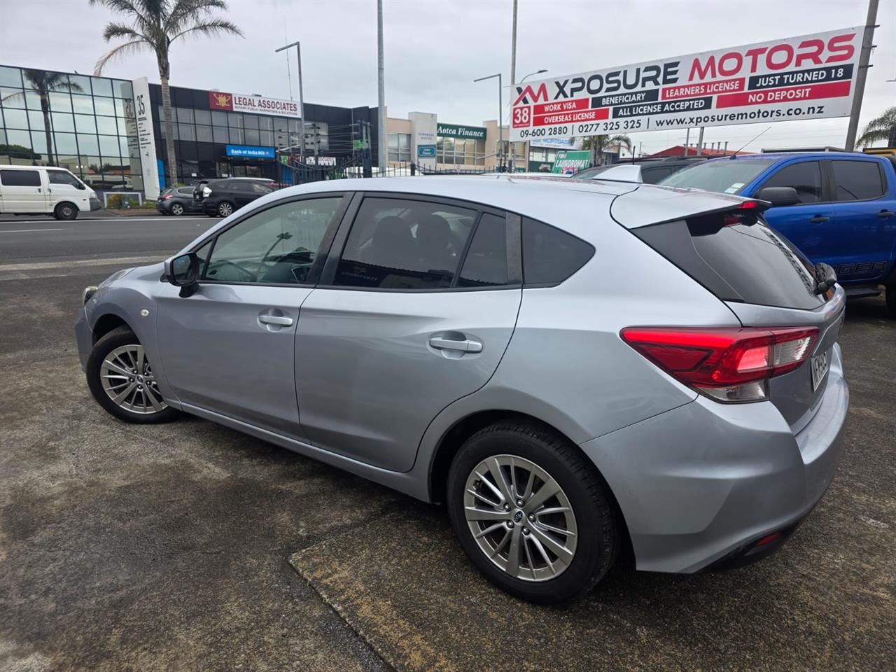 Vehicle image 4