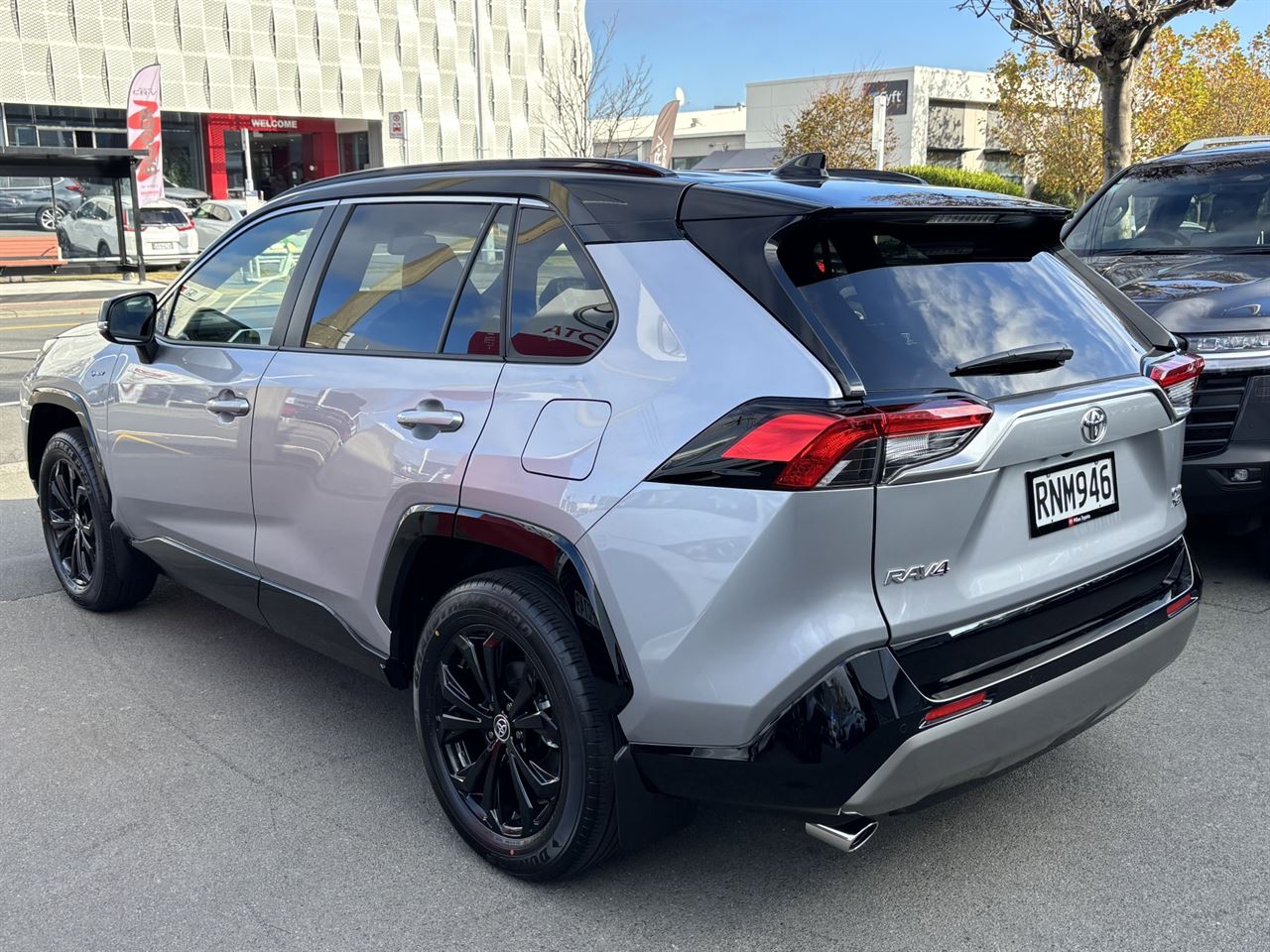 Vehicle image 5