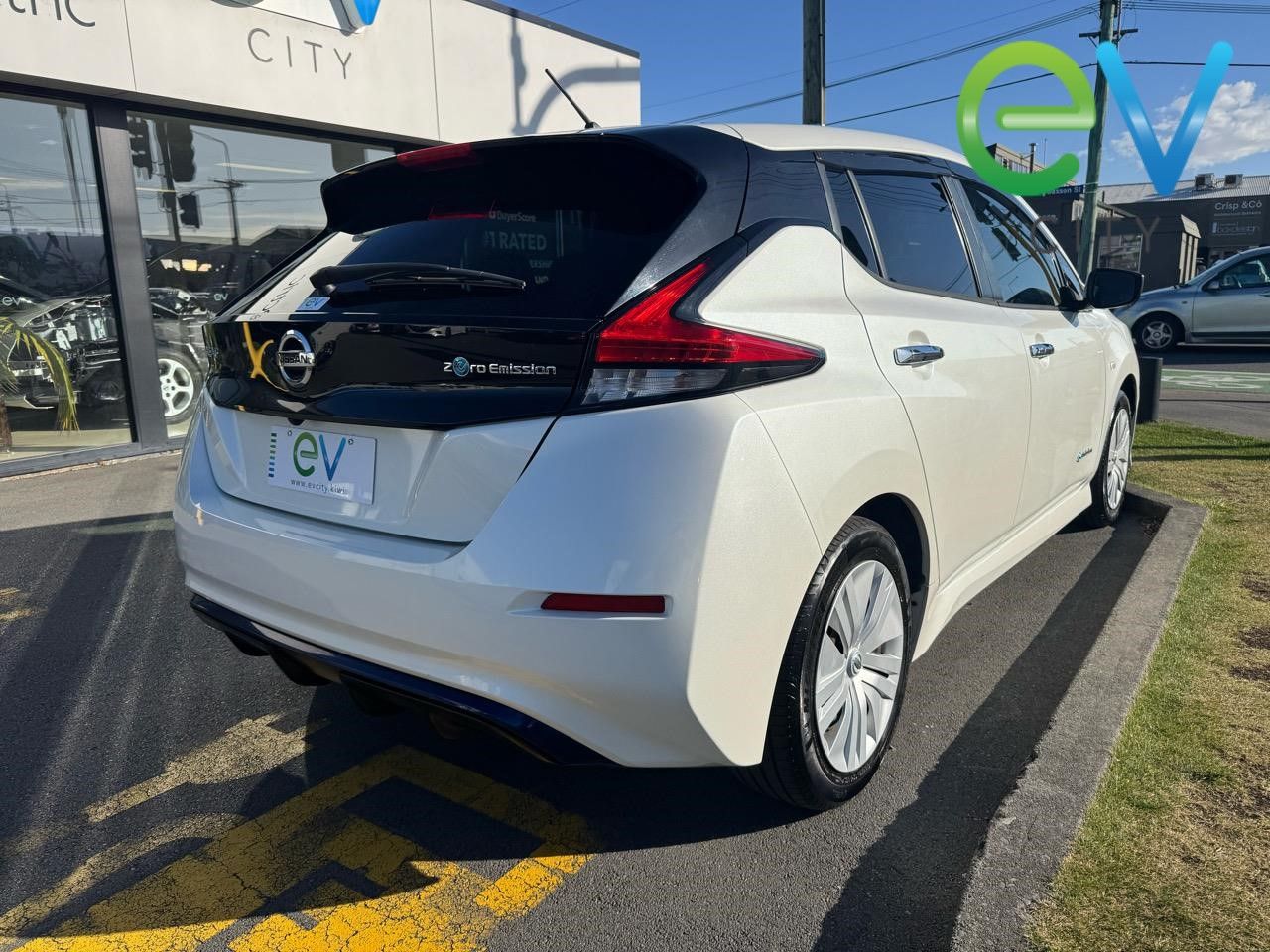 Vehicle image 3