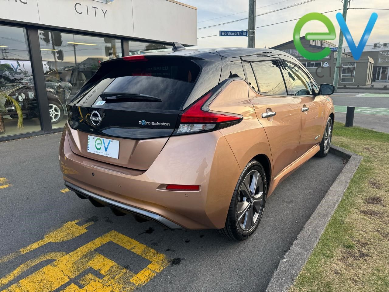 Vehicle image 3