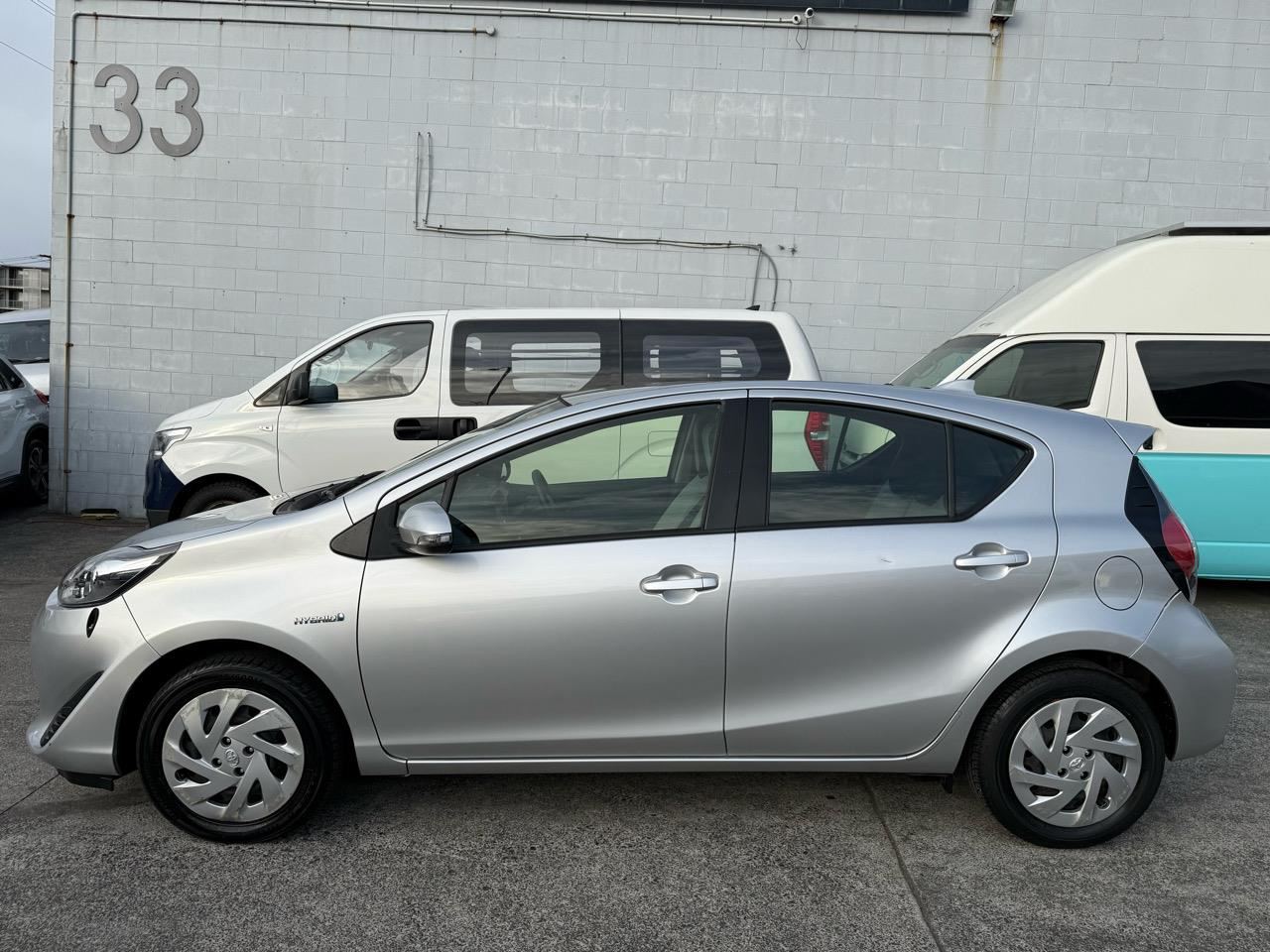 Vehicle image 3