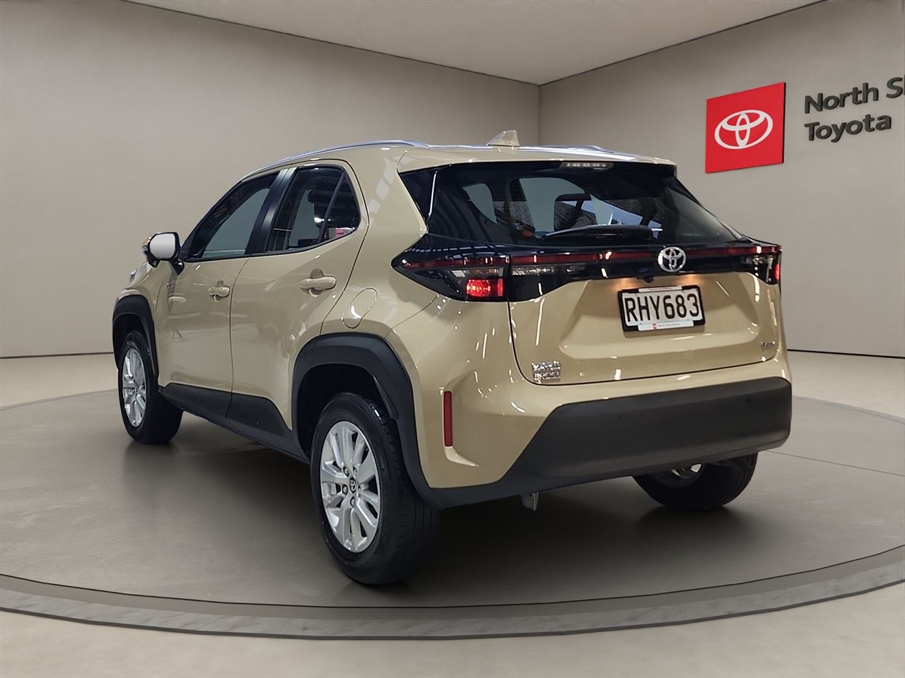Vehicle image 5