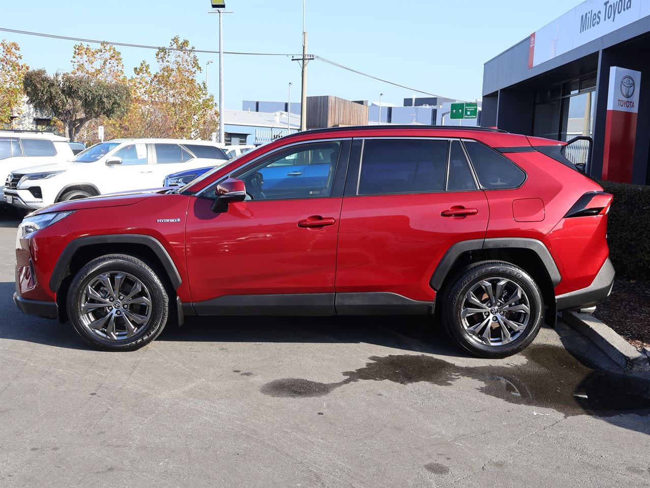 Vehicle image 4