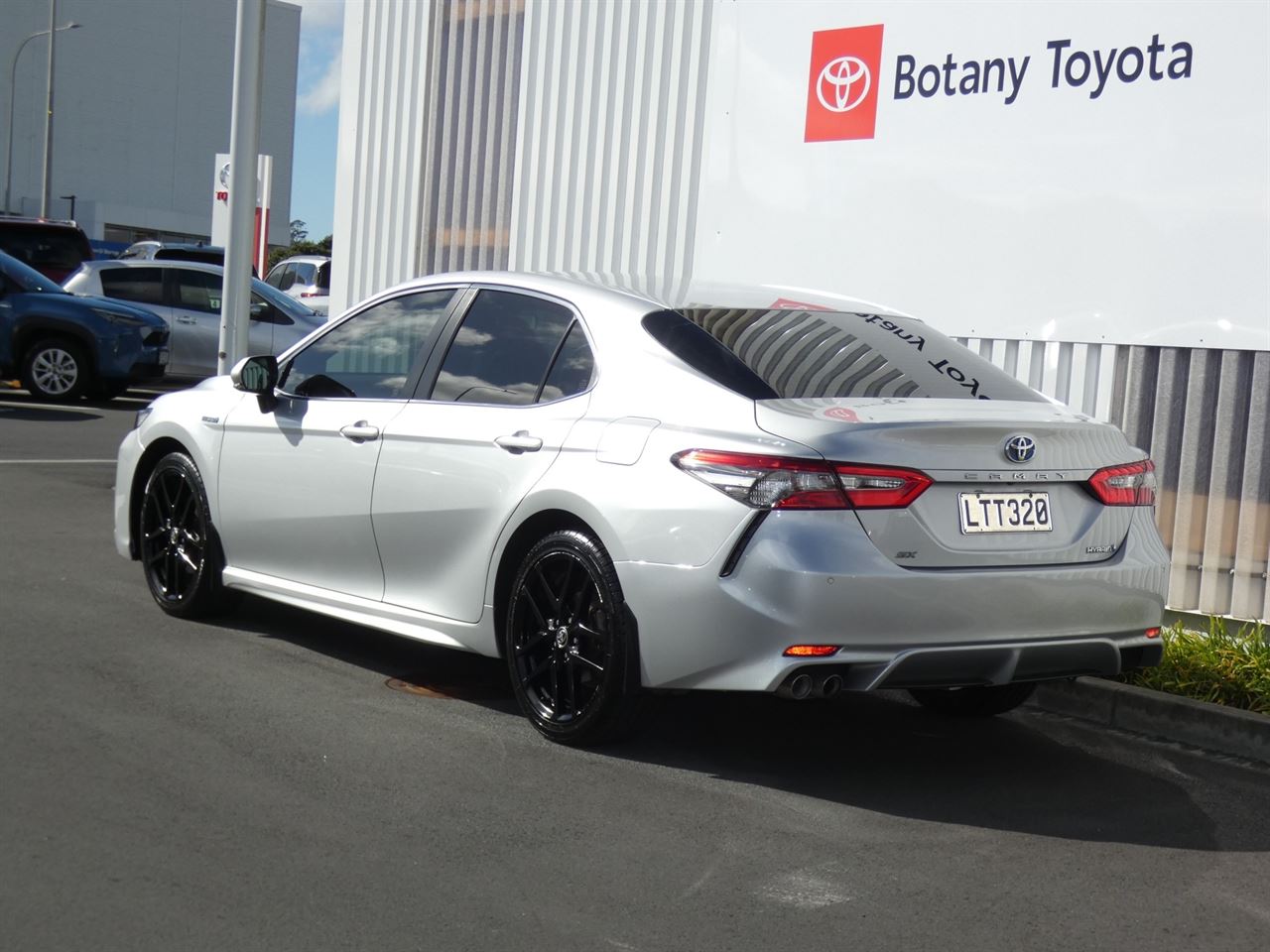Vehicle image 3