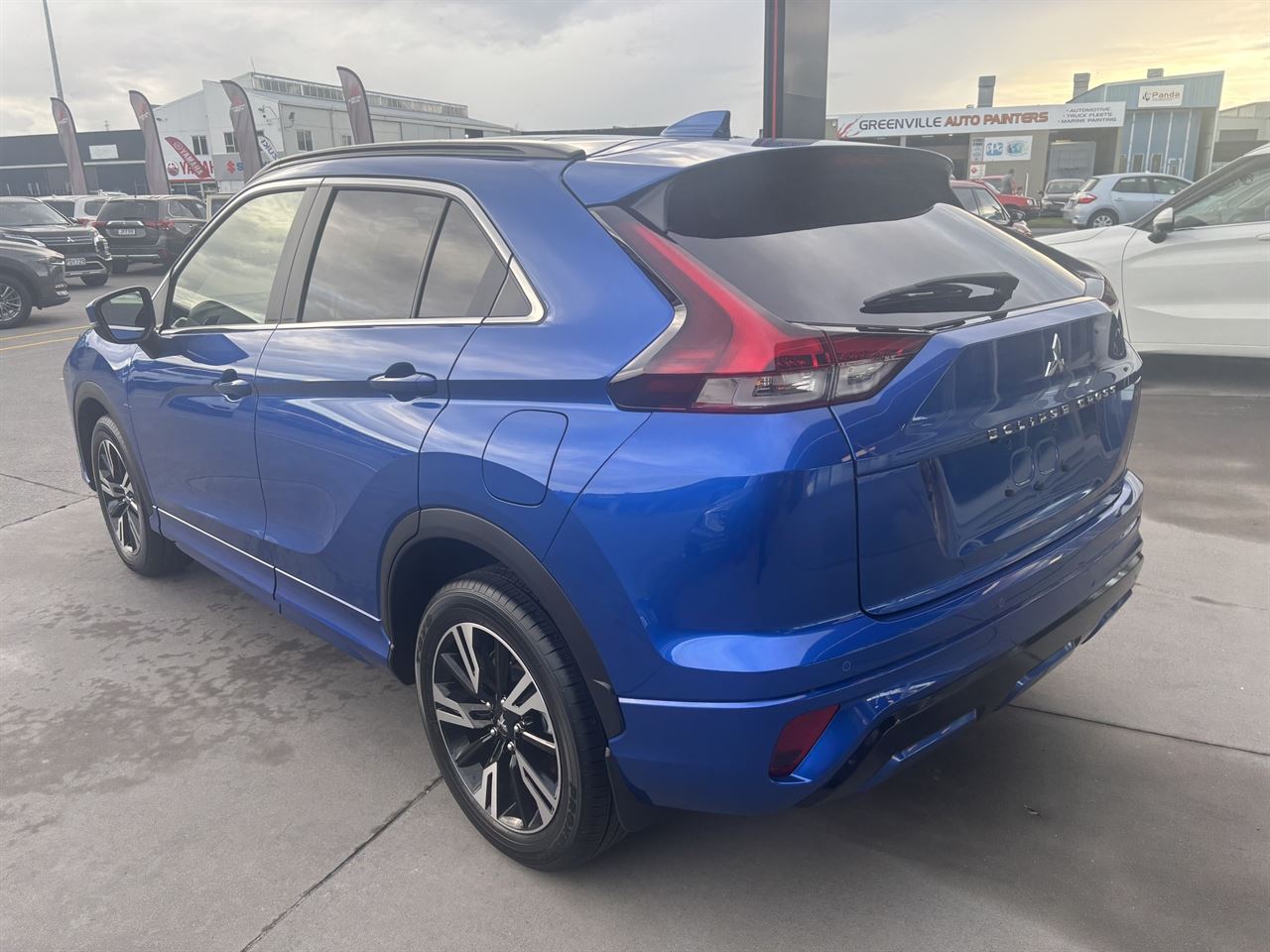 Vehicle image 5
