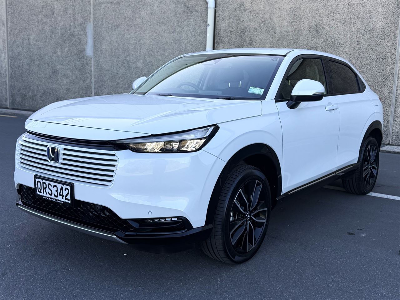 Vehicle image 3