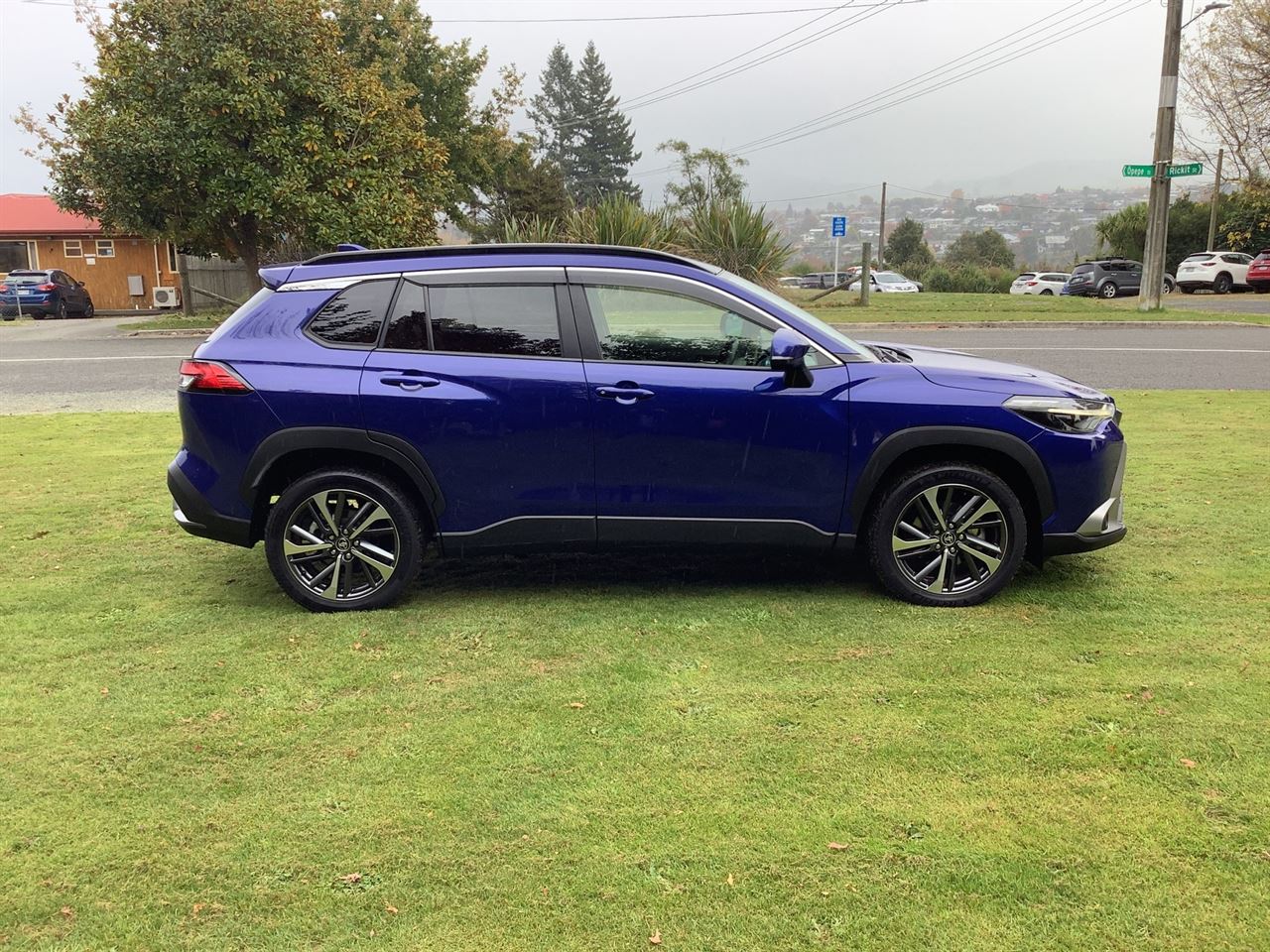 Vehicle image 4