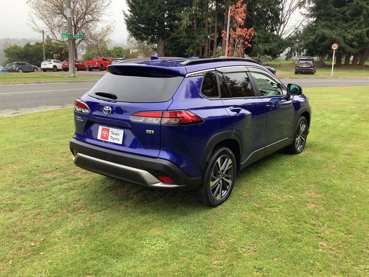 Vehicle image 5