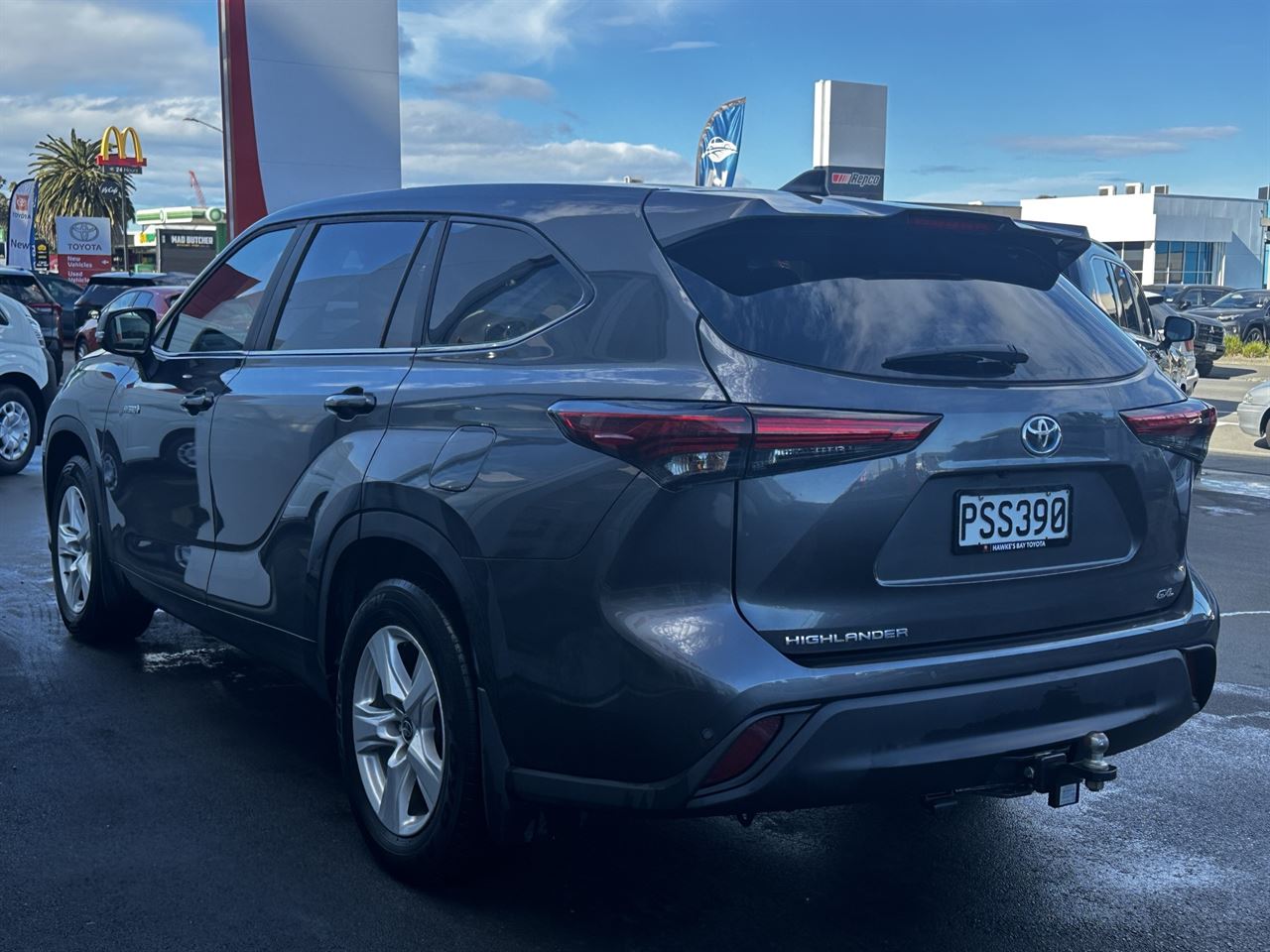 Vehicle image 5
