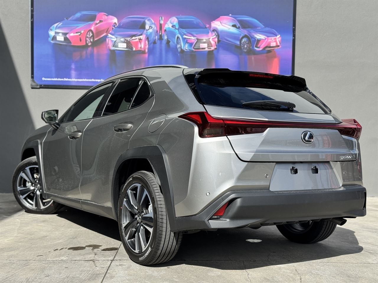 Vehicle image 5