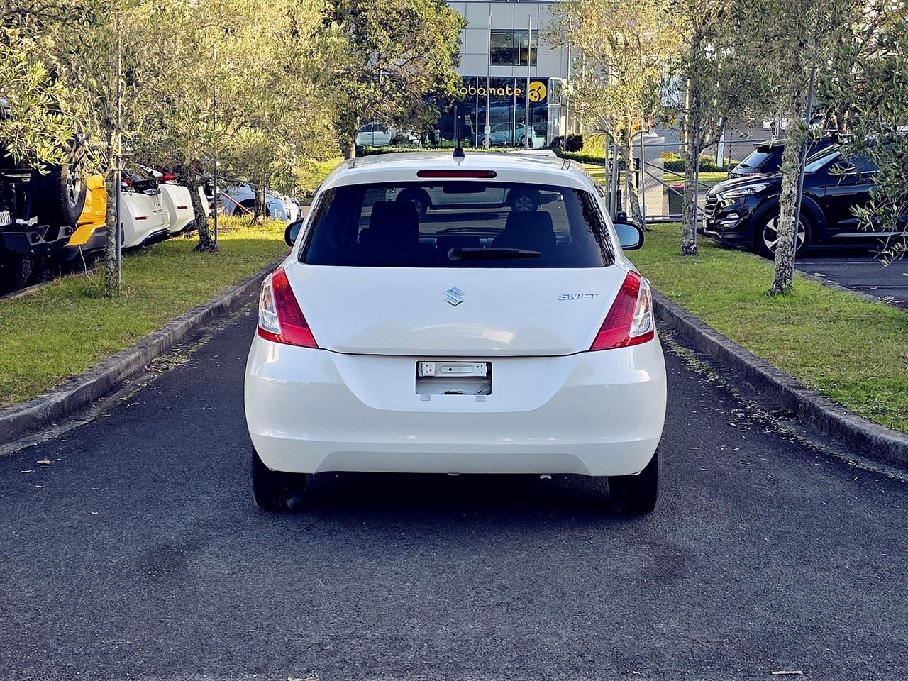 Vehicle image 5