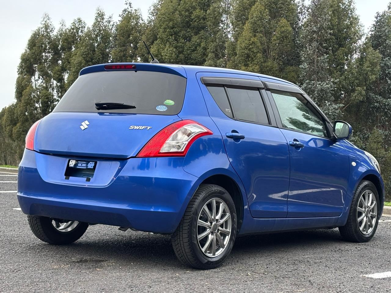 Vehicle image 5