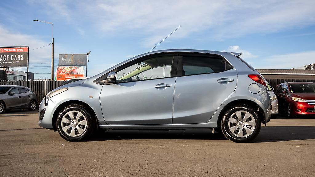 Vehicle image 3